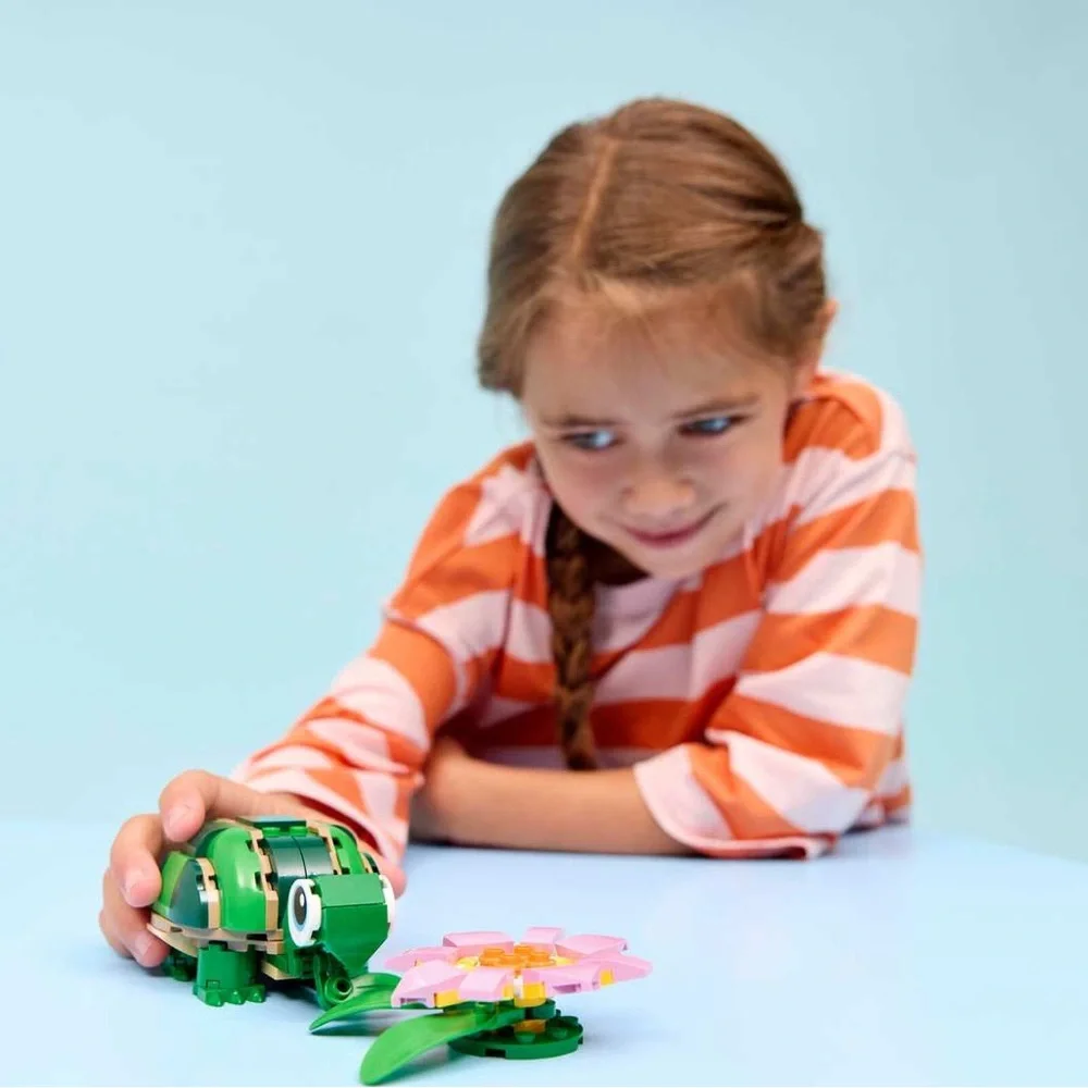 LEGO Creator 3 in 1 Turtle + Water Lily Flower Chameleon Frog 31377